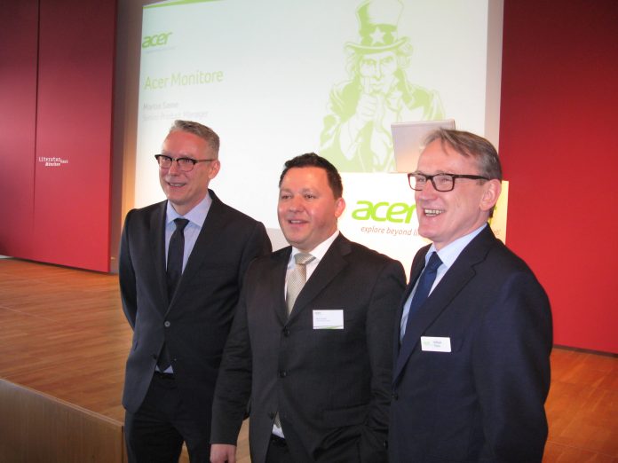 Die Acer-Manager Stefan Tiefenthal (links) und Wilfried Thom (rechts) sprachen mit ChannelObserver über die Strategie des Herstellers