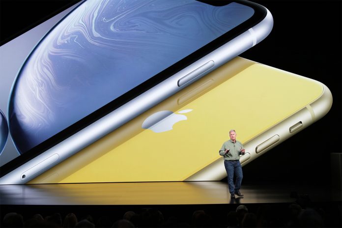 Apple-Manager Phil Schiller stellt das neue iPhone Xr vor