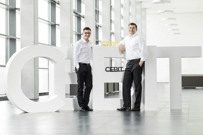 Die CEBIT-Manager Oliver Frese (links) und Marius Felzmann