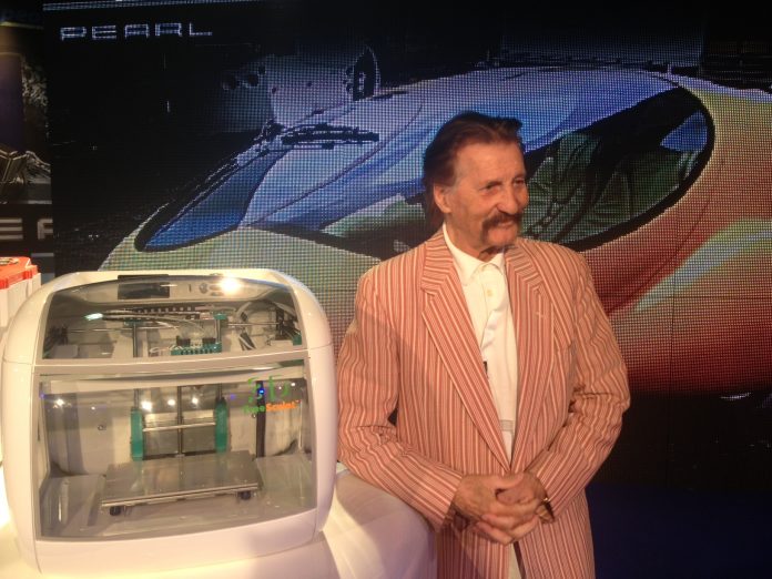 Luigi Colani präsentiert bei Pearl den 3D-Drucker