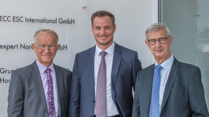 Die Brüder Bernd und Wilhelm Horstmann (v.l.) haben im September 2017 die Geschäftsführung um Sven Hollemann (Mitte) erweitert. (Foto: Eno)