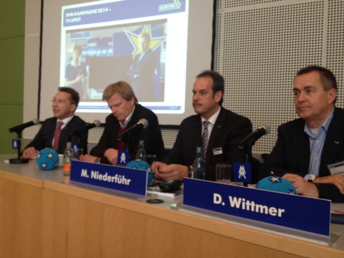 Pressekonferenz mit Euronics-Chef Benedict Kober (links) und Markenbotschafter Oliver Kahn
