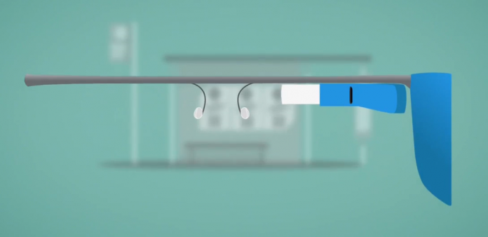 Google Glass mit Bushalte-Stelle im Hintergrund: Hacking per QR-Code-Poster