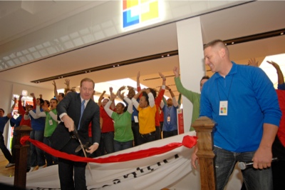 Das Microsoft-Management eröffnet einen neuen Retail-Store in den USA.