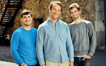 Gruppenbild der Gründer von Back Market (von links nach rechts: Quentin LeBrouster, Thibaud Hug De Larauze, Vianney Vaute) (Credit: Julie Glassberg)