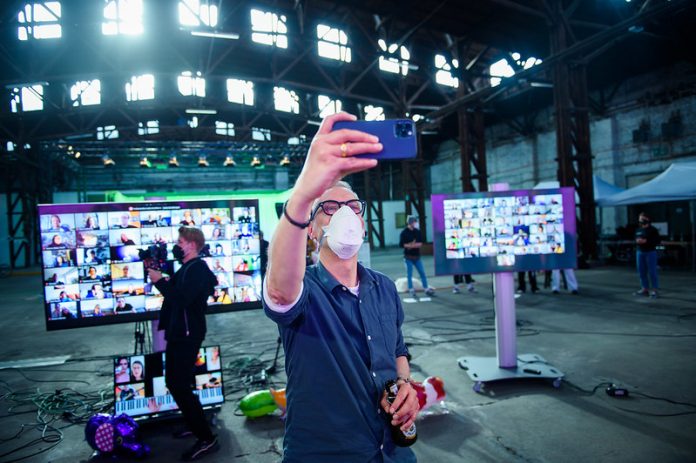 Johnny Haeusler während der Closing Ceremony auf der re:publica 21. Das Festival für digitale Gesellschaft wurde aufgrund der Corona-Pandemie ausschließlich live gestreamt. Foto: Gregor Fischer